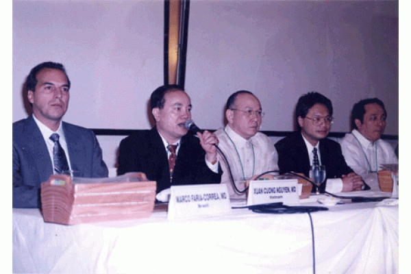 GS, TS Nguyễn Xuân Cương chủ tọa tại Hội nghị Quốc tế tại Philippines năm 2003	